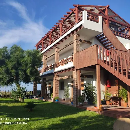 Vistas Al Faro Guest house *